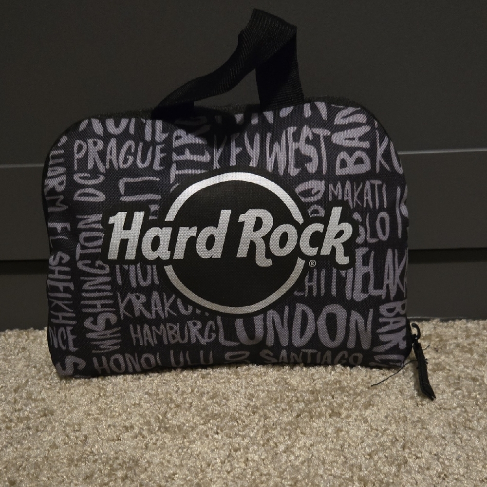 Hard Rock Cafe Black and White Logo Dopp Kit